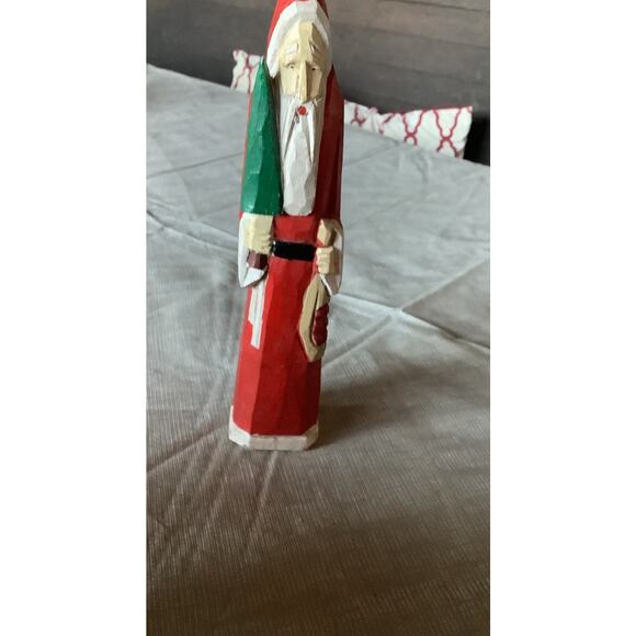 Christmas Vintage 1990's Folk Art Wood Carved Santa Figure Holding Tree - Picture 1 of 5